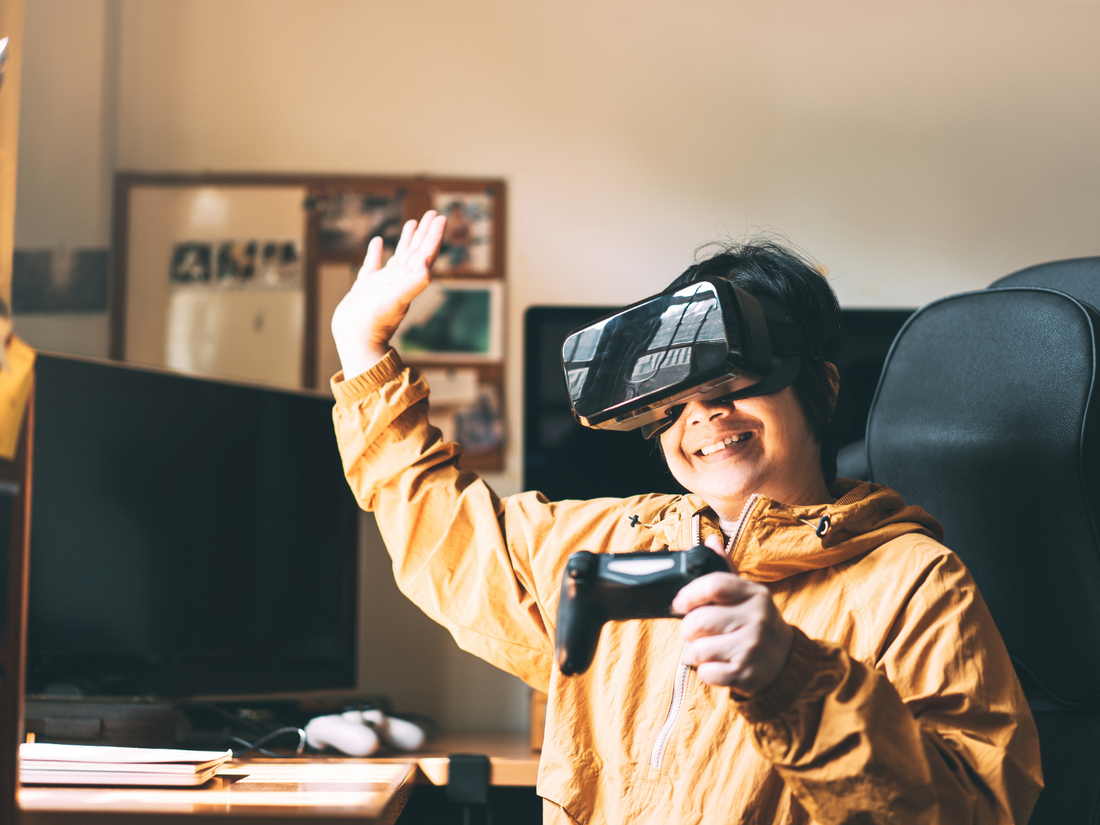What is Immersive Virtual Reality (VR)?